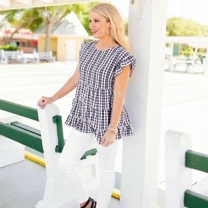 Boutique (entro): Black Gingham Ruffle Sleeve Top